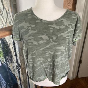 Vineyard vines T-shirt! XS!